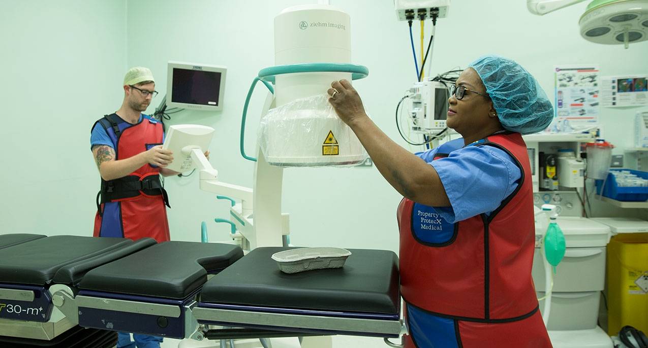 Kaliteli radyasyon koruma ürünleri|ProtecX, müşterilerine kendi bünyesinde üretilen radyasyondan korunma ürünlerini çeşitli stillerde sunmaktadır. Üretilen tüm ürünlerimiz için uzatılmış iki yıllık garanti sunmaktan gurur duyuyoruz.