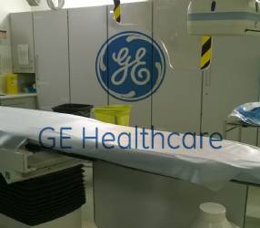 AC-G118-03 : GE Slicker Masa Örtüleri